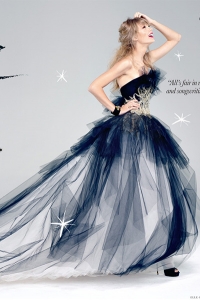 Taylor Swift styled by Jonas Hallberg